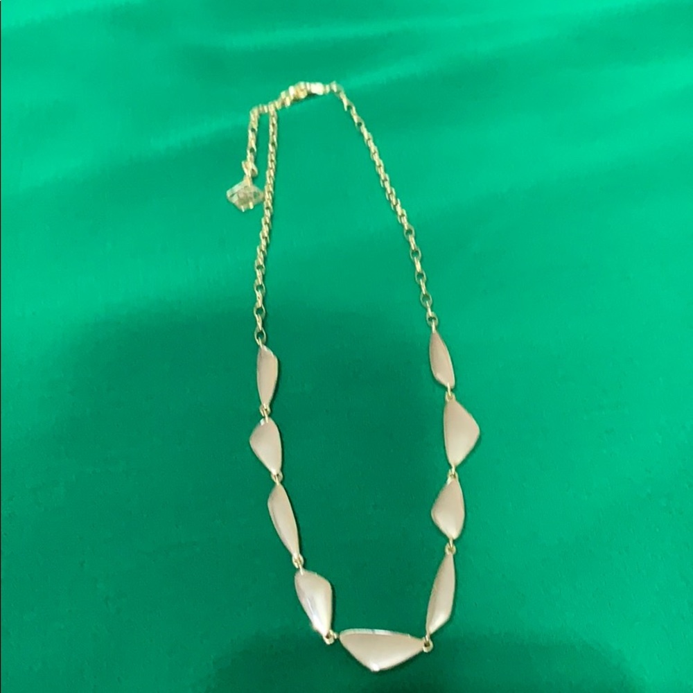 A gold necklace